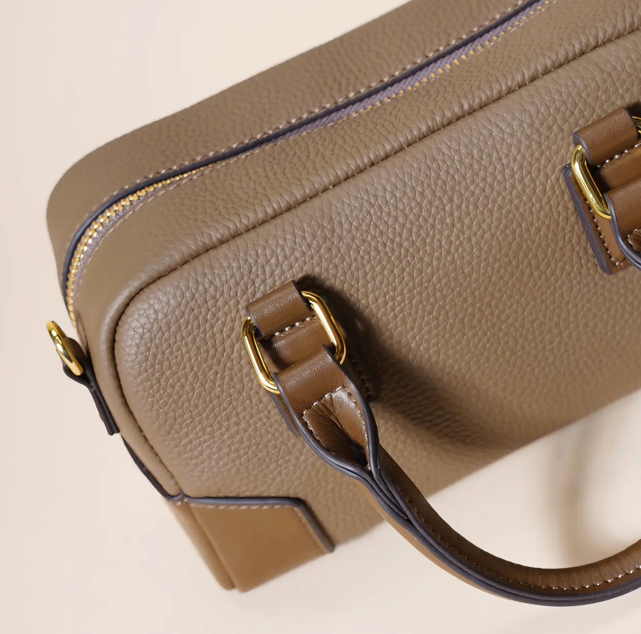 Bostonian Stylish Minimalist Handbag